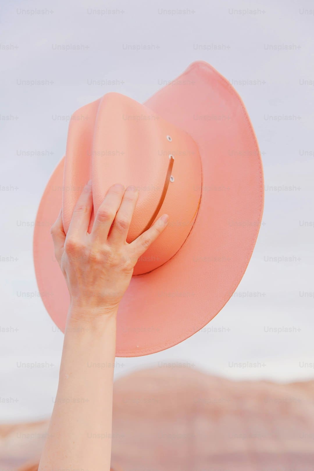 《那一场呼啸而过的芳华》预告海报双发 “喜爱你就要耍女流氓”成芳华宣言